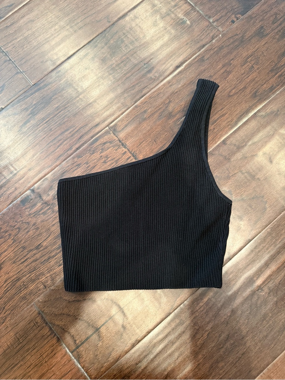 Aritzia Black One-Shoulder Crop Tank Top